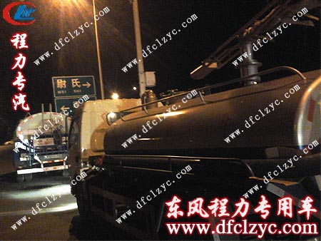 東風(fēng)多利卡吸糞車到達河南尉氏縣