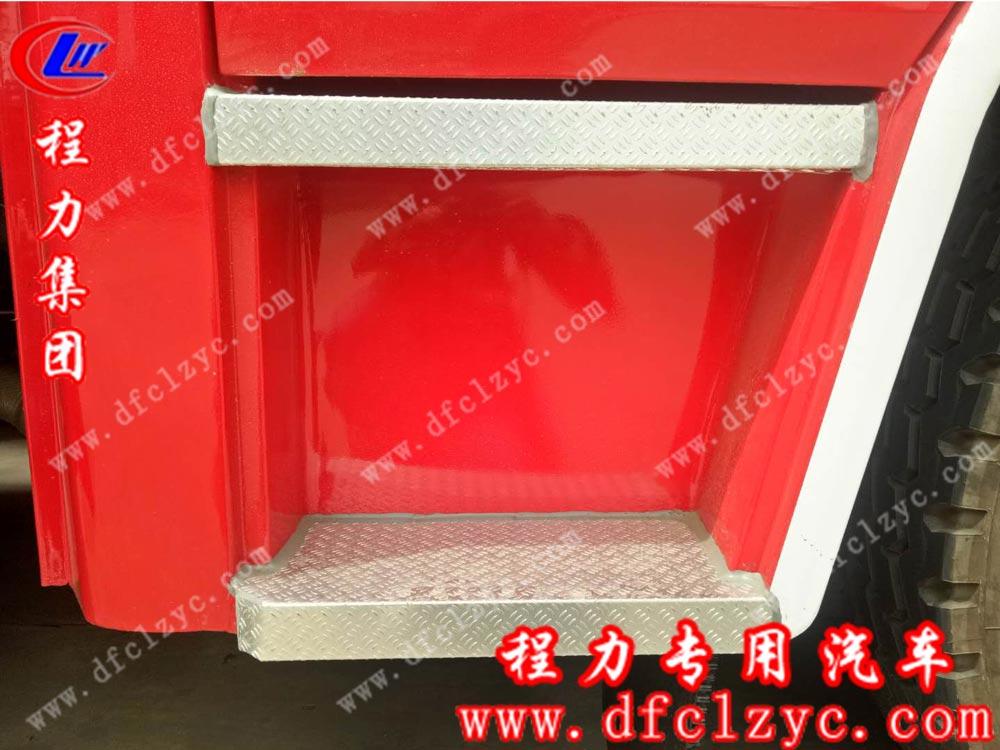 東風(fēng)天錦水罐消防車(chē)（國(guó)五）外觀(guān)細(xì)節(jié)圖