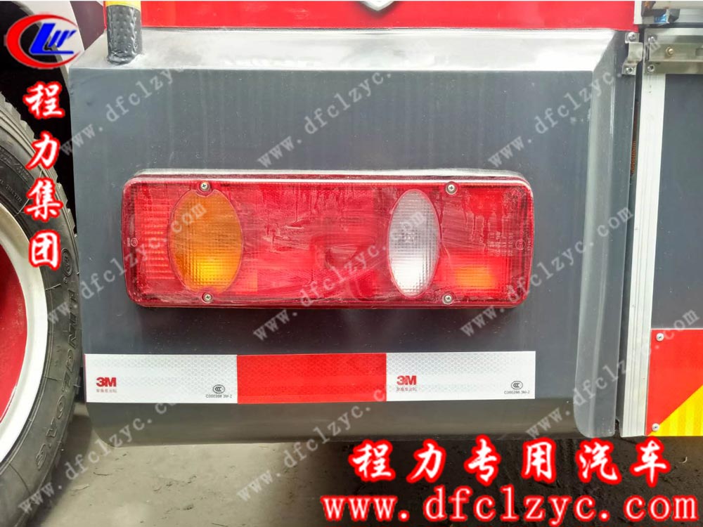 東風(fēng)天錦水罐消防車(chē)（國(guó)五）外觀(guān)細(xì)節(jié)圖